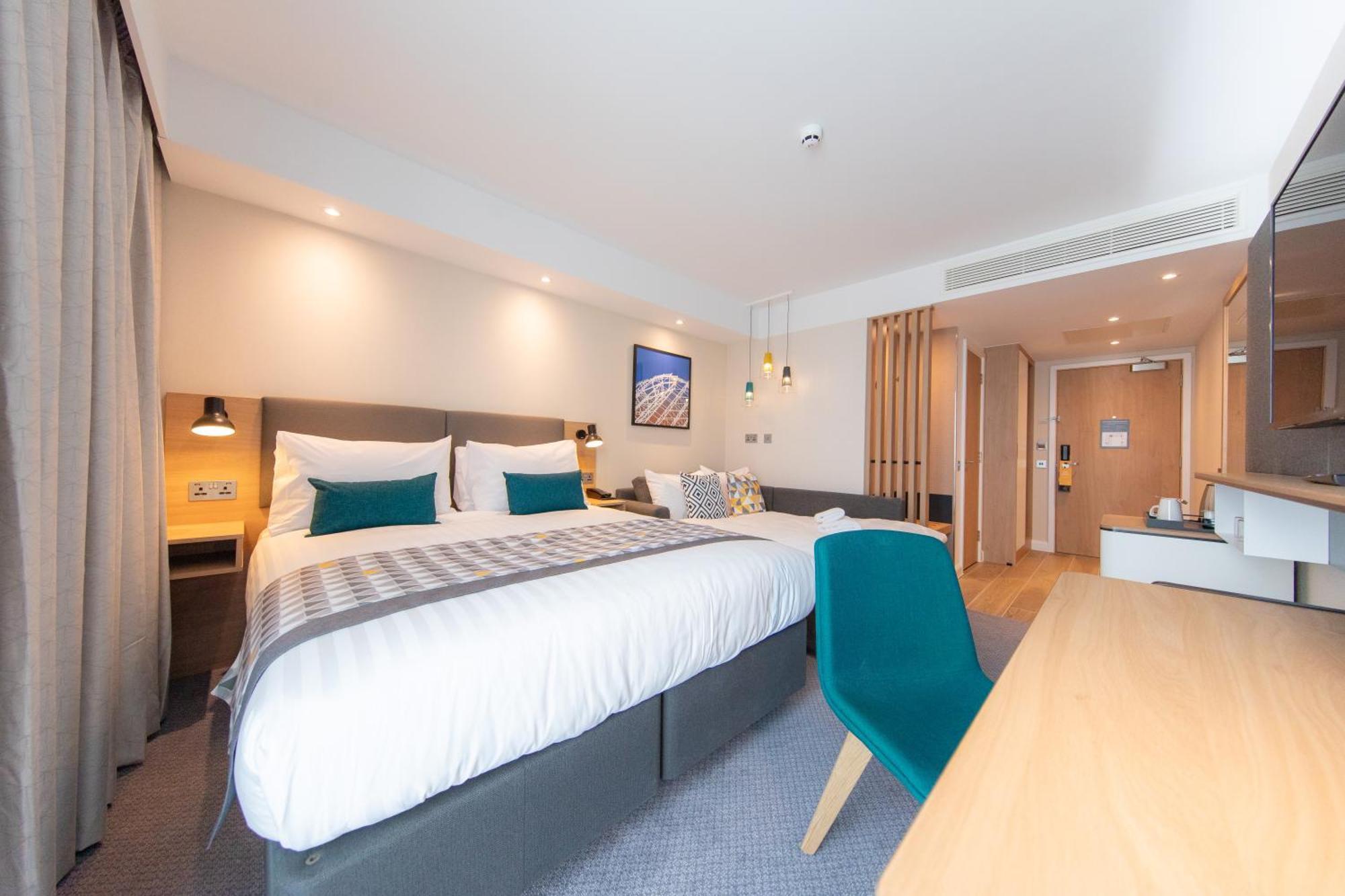 Holiday Inn Blackpool By Ihg Exterior foto