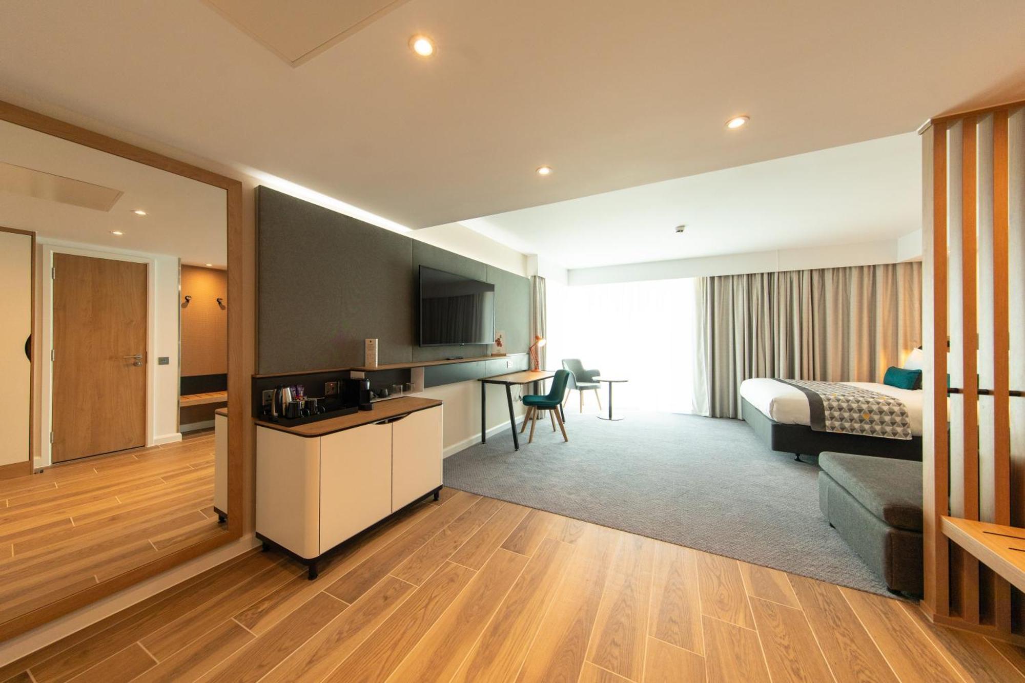 Holiday Inn Blackpool By Ihg Exterior foto